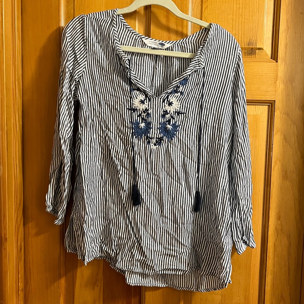 Old navy S shirt
